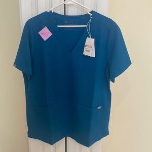 FIgs XL CASMA 3 pocket top